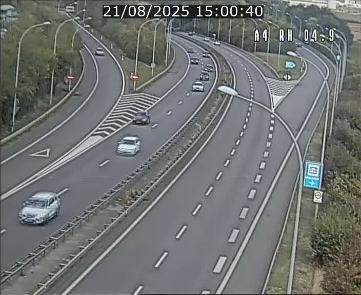 Traffic live webcam Luxembourg Leudelange - A4 - BK 4.9 - direction Luxembourg