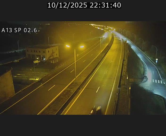 Traffic live webcam Luxembourg Sanem - A13 direction Pétange - BK 2.6