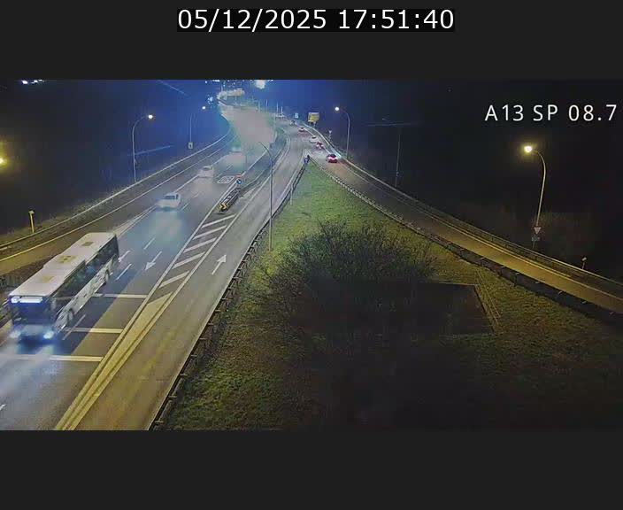 Traffic live webcam Luxembourg Jonction Lankelz - A13 direction Pétange - BK 8.7
