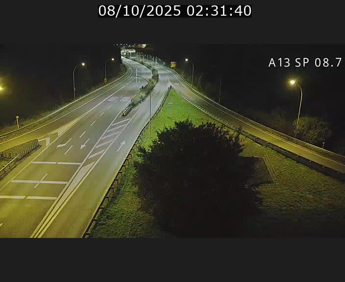 Traffic live webcam Luxembourg Jonction Lankelz - A13 direction Pétange - BK 8.7 
