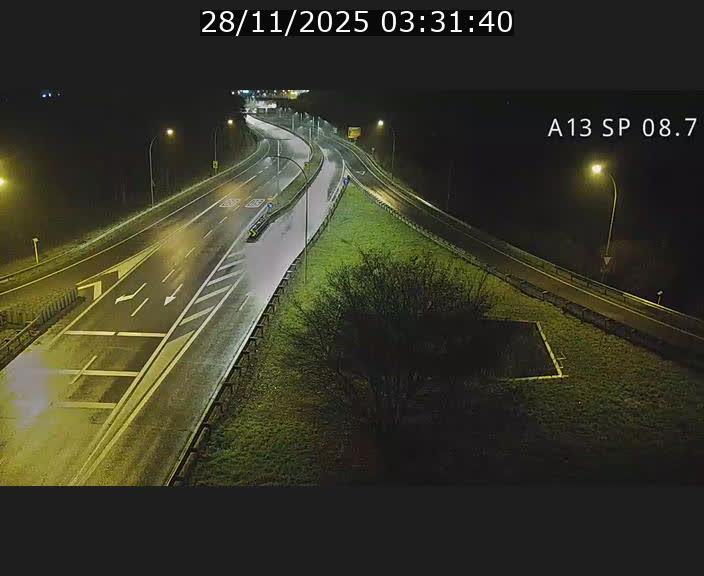 Traffic live webcam Luxembourg Jonction Lankelz - A13 direction Pétange - BK 8.7 