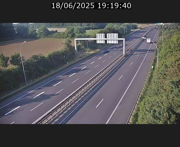 Traffic live webcam Luxembourg Croix de Bettembourg, rond-point d'Hellange - A13 direction Allemagne - BK 20.9