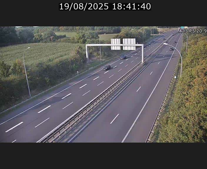 Traffic live webcam Luxembourg Croix de Bettembourg, rond-point d'Hellange - A13 direction Allemagne - BK 20.9