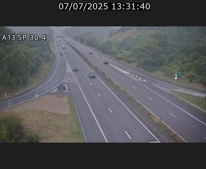 Traffic live webcam Luxembourg Altwies - A13 direction Luxembourg-ville - BK 30.4