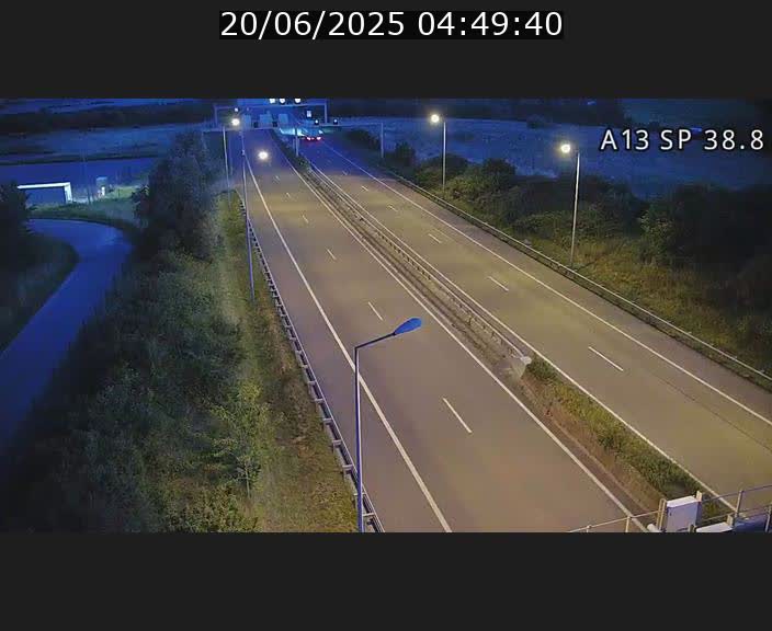 Webcam autoroute A13 à l'entrée ouest du tunnel Markusbierg à Schengen. Vue orientée vers le tunnel et l'Allemagne