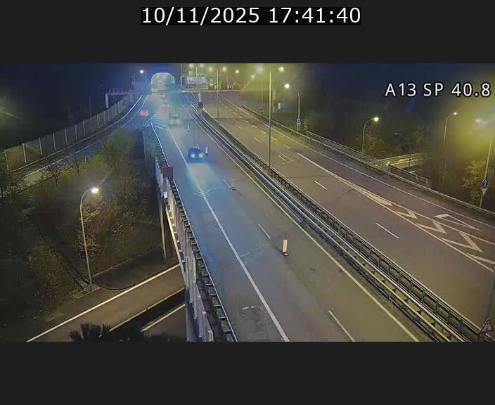 Webcam avec vue sur l'entrée côté allemand du tunnel Markusbierg à Schengen. Vue orientée vers le tunnel et Bettembourg