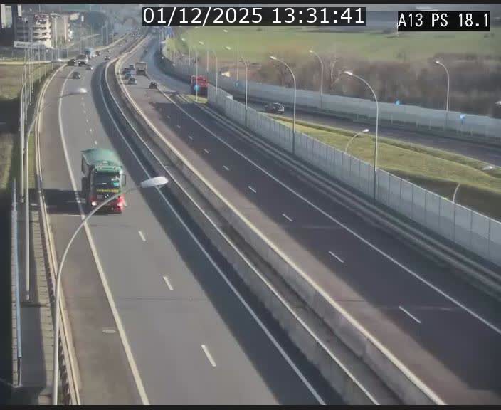 Traffic live webcam Luxembourg Dudelange - A13 direction Croix de Bettembourg - BK 18.1