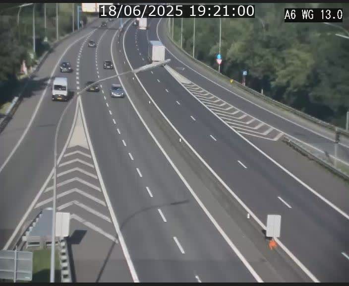 Traffic live webcam Luxembourg Mamer - A6 - BK 13 - direction Luxembourg/France/Allemagne