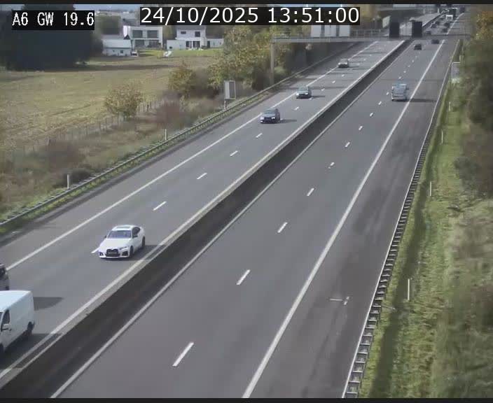 Traffic live webcam Luxembourg - Steinfort - A6 - BK 19.6 - direction Belgique