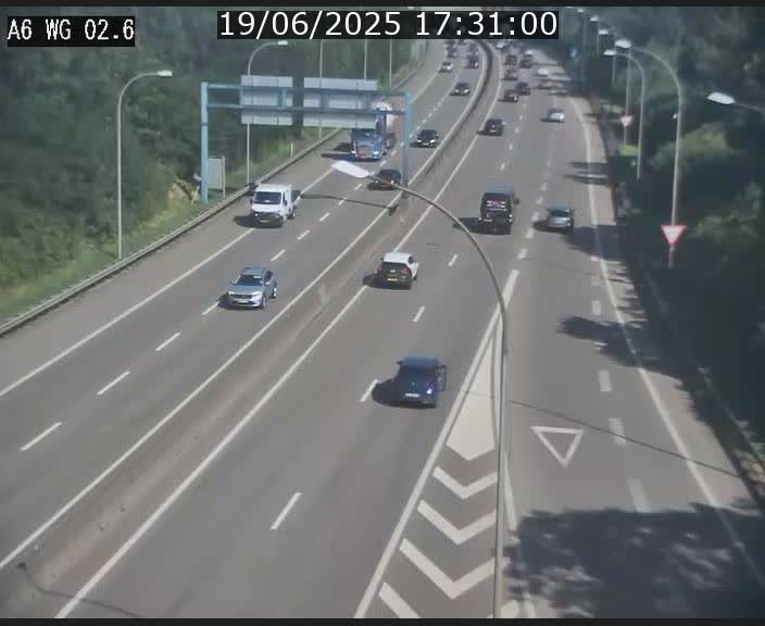 Traffic live webcam Luxembourg Croix de Cessange - A6 - BK 2.6 - direction France/Allemagne