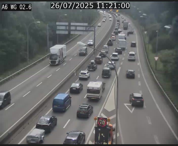 Traffic live webcam Luxembourg Croix de Cessange - A6 - BK 2.6 - direction France/Allemagne