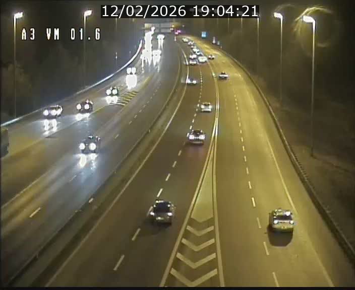 Traffic live webcam Luxembourg - Croix de Gasperich - A3 - BK 1.6 - direction France/Aire de Berchem