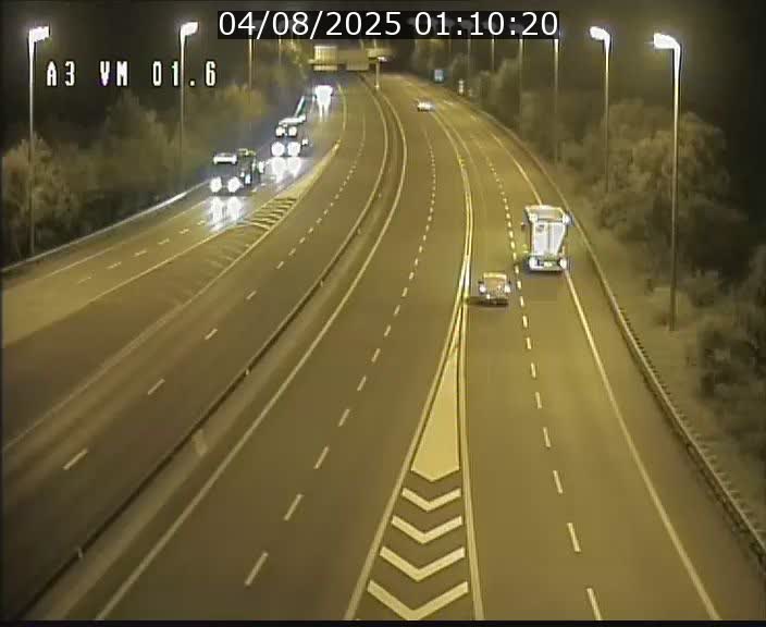 Traffic live webcam Luxembourg - Croix de Gasperich - A3 - BK 1.6 - direction France/Aire de Berchem
