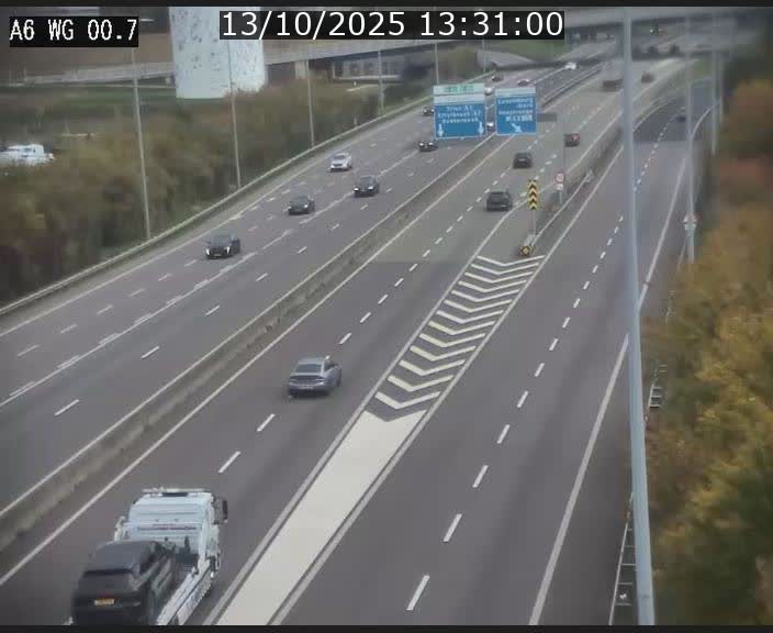 Traffic live webcam Luxembourg Croix de Cessange - A6 - BK 0.7 - direction A3 France