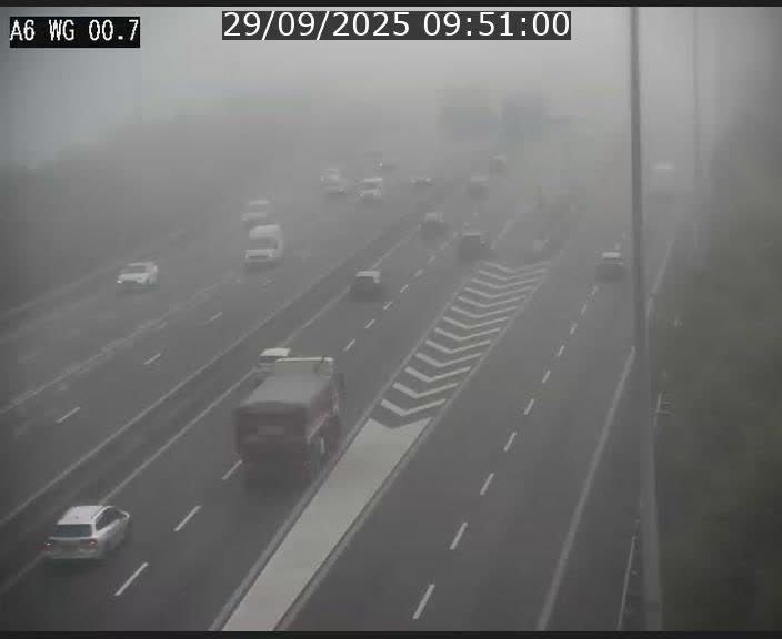 Traffic live webcam Luxembourg Croix de Cessange - A6 - BK 0.7 - direction A3 France
