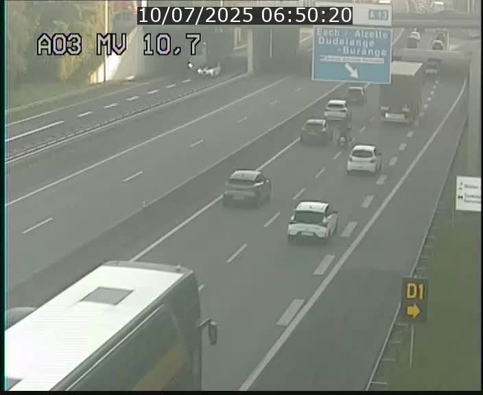 Traffic live webcam Luxembourg Croix de Bettembourg - A3 - BK 10.7 - direction France