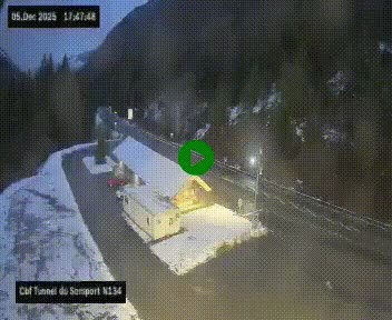 Webcam à l'entrée du tunnel du Somport, côté français, sur la N134, dans les Pyrénées, en direction de l'Espagne, à 1116 mètres d'altitude