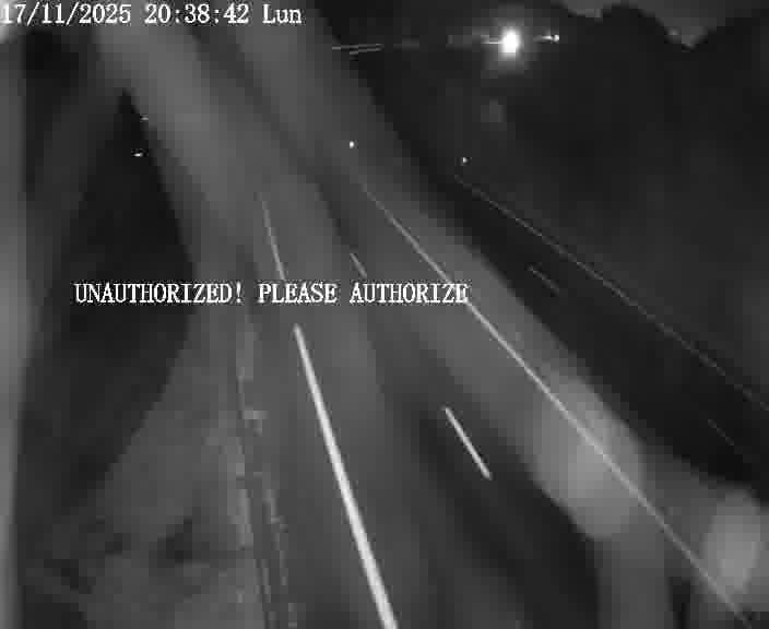 Webcam sur la D910 située dans la Côte des 4 vents. Vue orientée vers le bas, vers Saint-Avold.