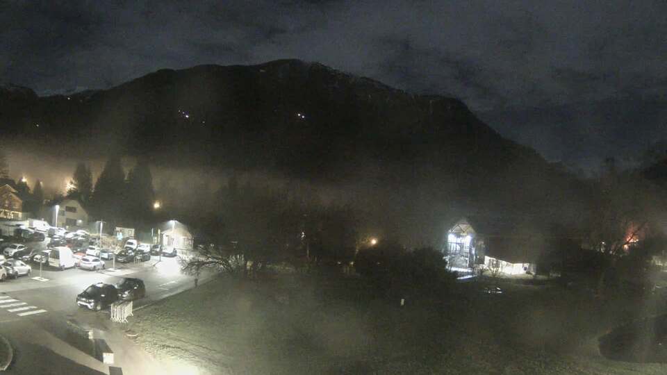 Webcam au niveau de la mairie du village du Bourg d'Oisans, aux pieds de l'Alpe d'Huez et aux portes du parc des Écrins