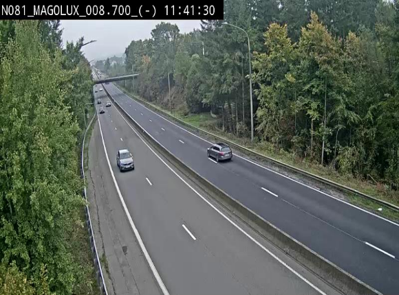 Webcam sur la N81 (E411) à hauteur de la jonction avec la N883. Vue orientée vers Arlon
