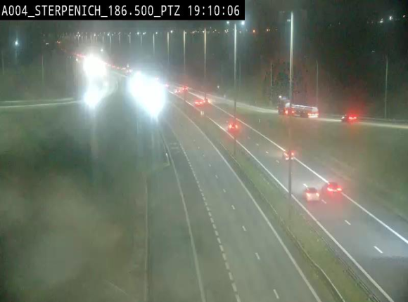 Webcam E411 à Sterpenich en Belgique près de la frontière du Luxembourg. Vue orientée vers Bruxelles