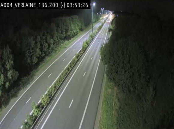Webcam sur l'E411 à hauteur du pont surplombant la N40, à proximité de la sortie 26 Verlaine - Libramont-Chevigny. Vue orientée vers Namur