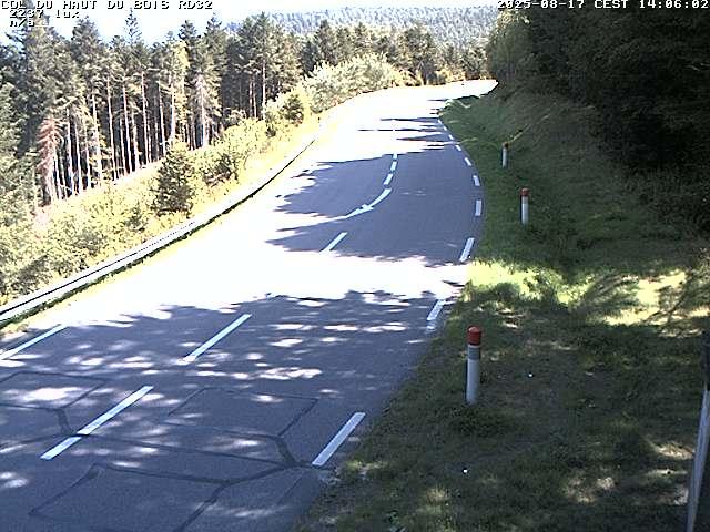 Webcam à 406 mètres d'altitude au niveau du col du haut du bois sur la RD32