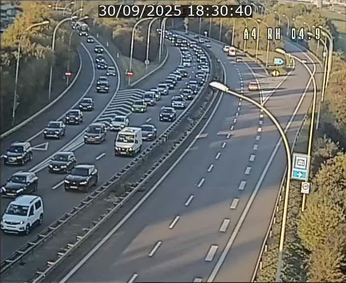Traffic live webcam Luxembourg Leudelange - A4 - BK 4.9 - direction Luxembourg