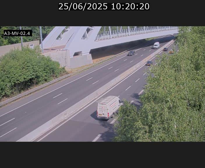 Webcam autoroute de la France (A3) au Luxembourg à Fentange, à proximité de la Croix de Gasperich. Vue orientée vers la Cloche d'Or