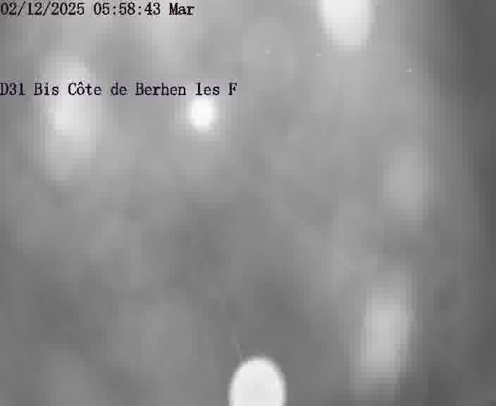 Webcam de surveillance sur D31bis (France) à Behren-lès-Forbach, cadrée vers Sarreguemines, proposant une information routière utile aux déplacements quotidiens.