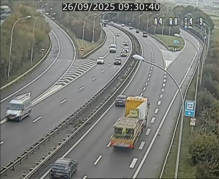 Traffic live webcam Luxembourg Leudelange - A4 - BK 4.9 - direction Luxembourg