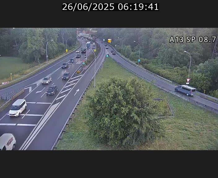 Traffic live webcam Luxembourg Jonction Lankelz - A13 direction Pétange - BK 8.7 