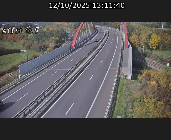 Traffic live webcam Luxembourg Kayl - A13 direction Esch-sur-Alzette/Luxembourg-ville - BK 13.9