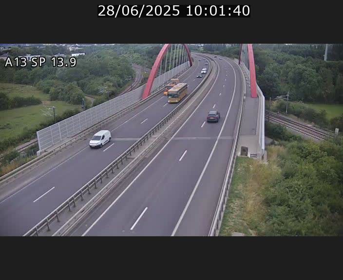 Traffic live webcam Luxembourg Kayl - A13 direction Esch-sur-Alzette/Luxembourg-ville - BK 13.9