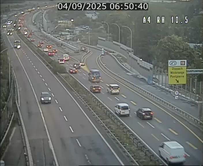 Traffic live webcam Luxembourg Pontpierre - A4 - BK 10.5 - direction Luxembourg