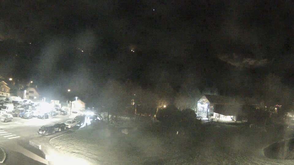 Webcam au niveau de la mairie du village du Bourg d'Oisans, aux pieds de l'Alpe d'Huez et aux portes du parc des Écrins
