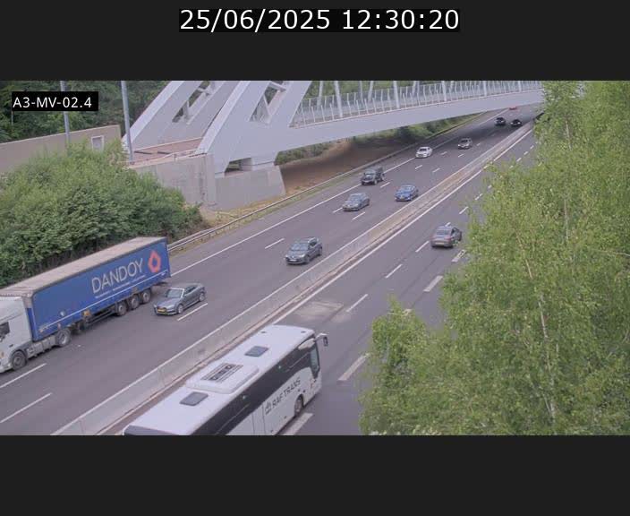 Webcam autoroute de la France (A3) au Luxembourg à Fentange, à proximité de la Croix de Gasperich. Vue orientée vers la Cloche d'Or