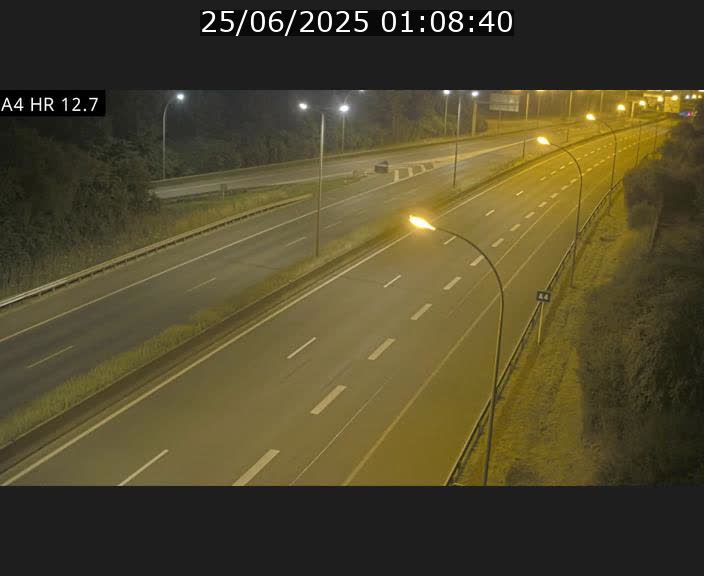 Traffic live webcam Luxembourg Esch sur Alzette - A4 - BK 12.7 - direction Esch-Belval