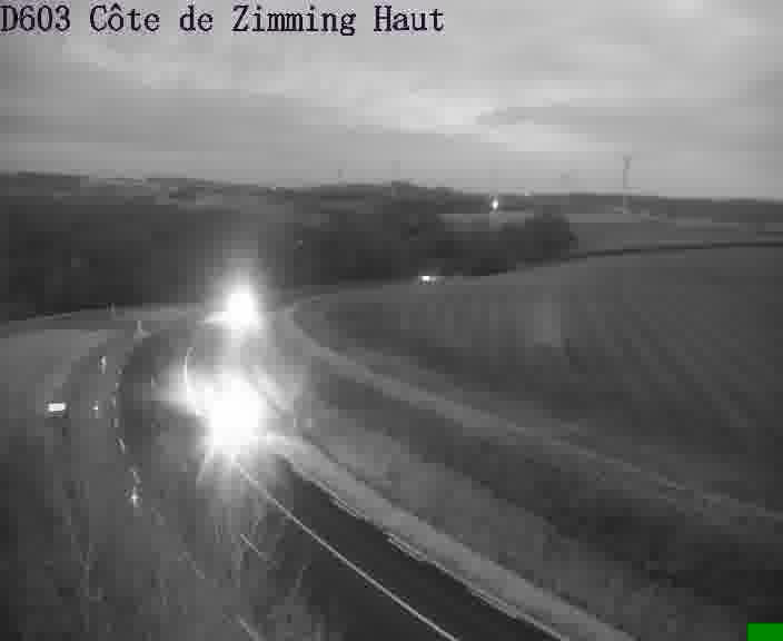 Webcam sur la D603 située en haut de la Côte de Zimming. Vue orientée vers Saint-Avold.