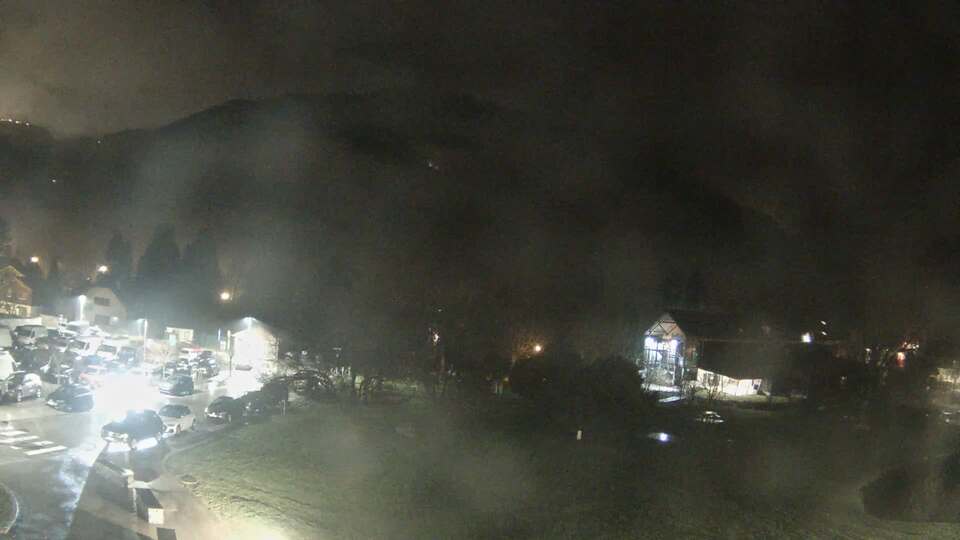 Webcam au niveau de la mairie du village du Bourg d'Oisans, aux pieds de l'Alpe d'Huez et aux portes du parc des Écrins