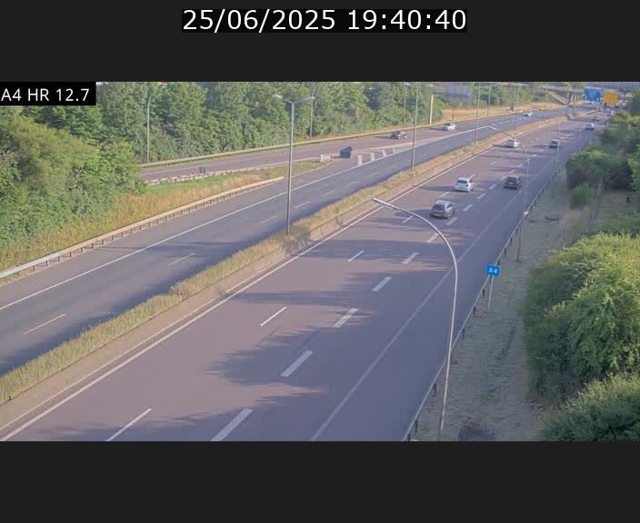 Traffic live webcam Luxembourg Esch sur Alzette - A4 - BK 12.7 - direction Esch-Belval