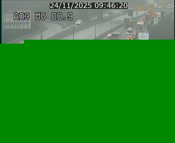 Traffic live webcam Luxembourg Croix de Gasperich - A3 - BK 0.4 - direction Luxembourg
