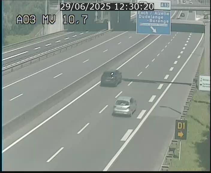 Traffic live webcam Luxembourg Croix de Bettembourg - A3 - BK 10.7 - direction France