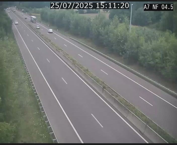 Caméra autoroute Luxembourg A7 - Passage à gibier Rëngelbour - direction Tunnel Grouft