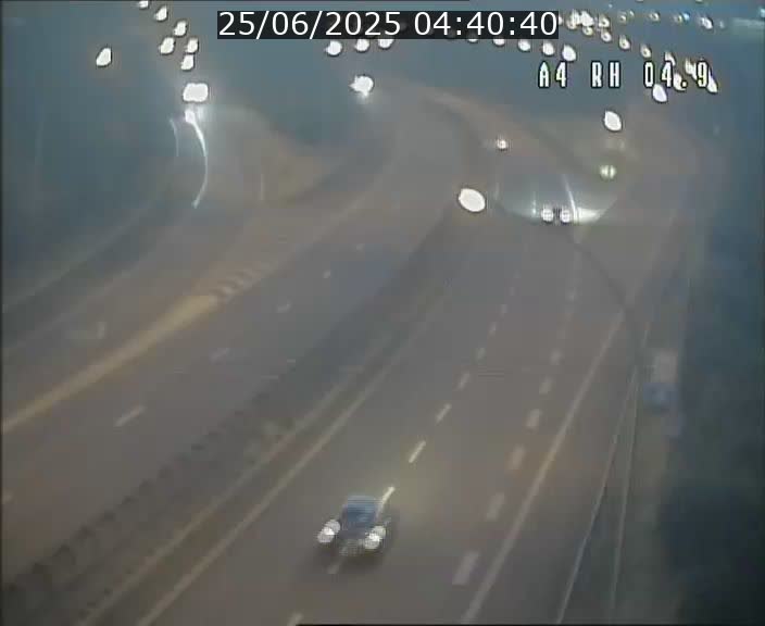 Traffic live webcam Luxembourg Leudelange - A4 - BK 4.9 - direction Luxembourg