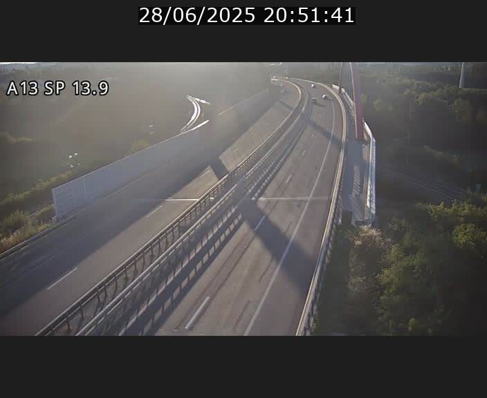 Traffic live webcam Luxembourg Kayl - A13 direction Esch-sur-Alzette/Luxembourg-ville - BK 13.9
