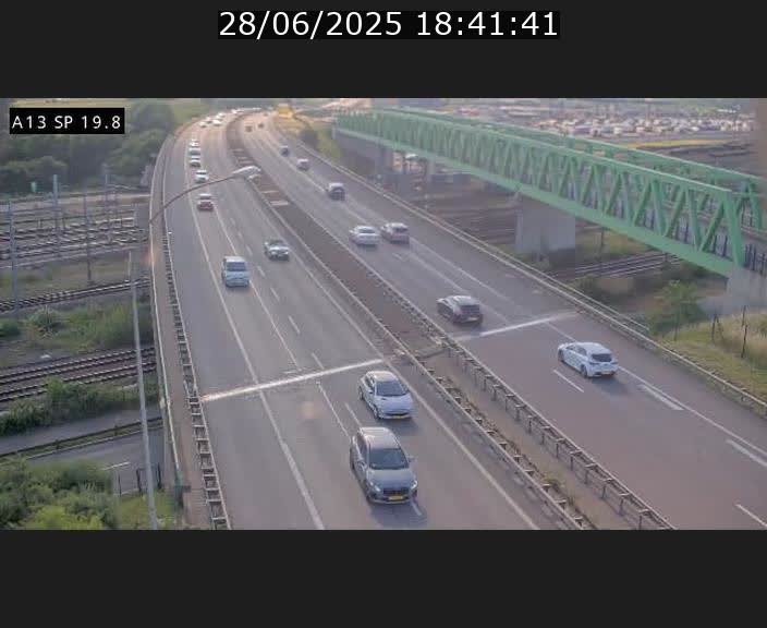 Traffic live webcam Luxembourg Croix de Bettembourg - A13 direction Esch-sur-Alzette - BK 19.8