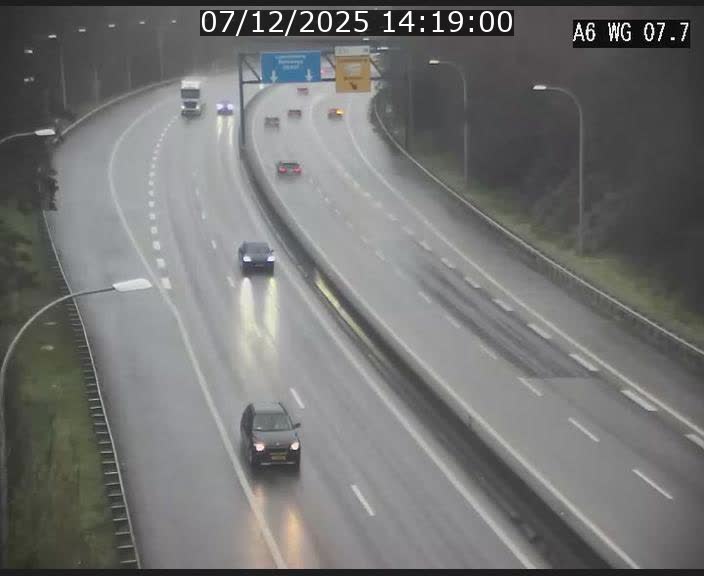 Traffic live webcam Luxembourg - Bridel - A6 - BK 7.7 - direction Belgique