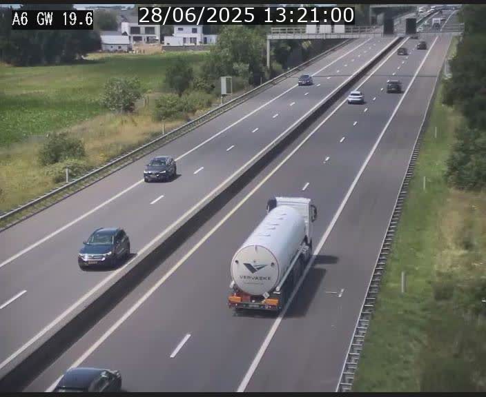 Traffic live webcam Luxembourg - Steinfort - A6 - BK 19.6 - direction Belgique