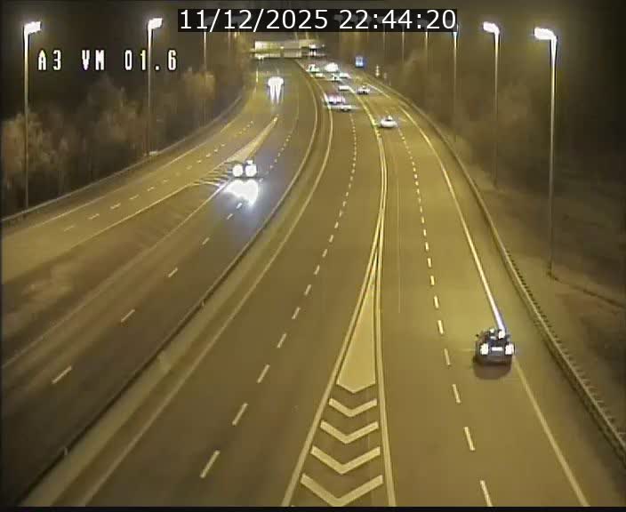 Traffic live webcam Luxembourg - Croix de Gasperich - A3 - BK 1.6 - direction France/Aire de Berchem